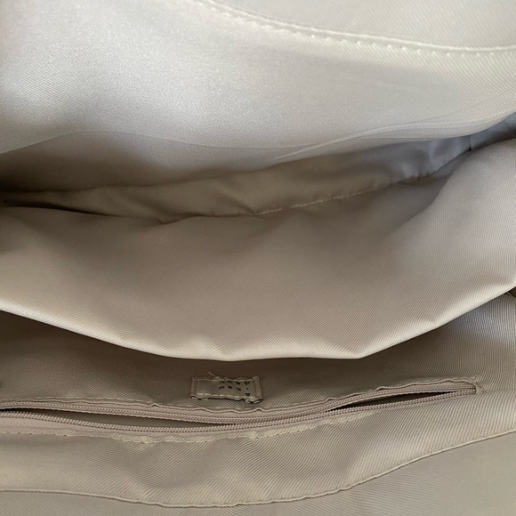 New large beige tote - Picture 9 of 13